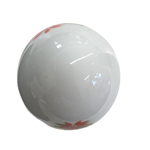 Avon Porcelain Egg Collection "Winters Treasure" With Stand - Picture 5 of 8